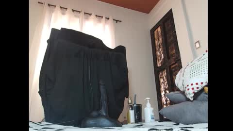 Snapshot of sweett_17 chatting on 11/22/25, 04:06 dulce online show from 11/22/25, 04:06