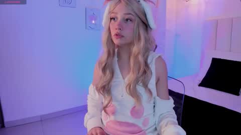 sweett_fire online show from 03/24/26, 06:35