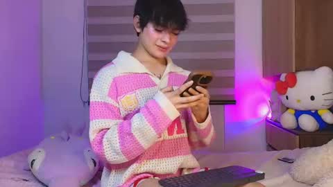 Snapshot of sweettfoxx chatting on 06/27/26, 01:43 Neffer online show from 06/27/26, 01:43