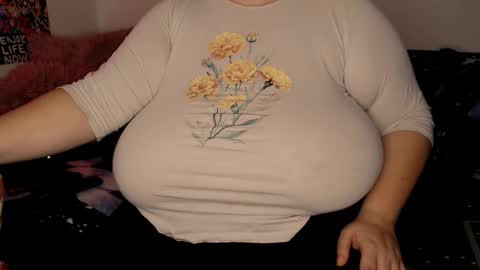 Maya online show from 11/18/25, 11:36