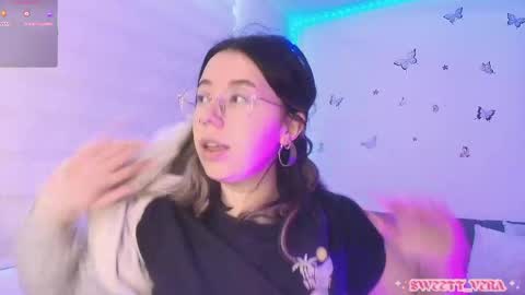 Snapshot of sweettvera_ chatting on 04/30/26, 12:44 Veronica Independent Model online show from 04/30/26, 12:44