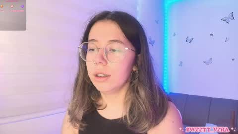 Snapshot of sweettvera_ chatting on 05/01/26, 02:10 Veronica Independent Model online show from 05/01/26, 02:10