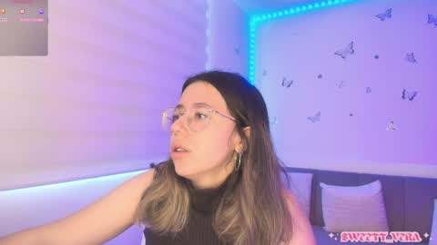 Snapshot of sweettvera_ chatting on 05/19/26, 12:55 Veronica Independent Model online show from 05/19/26, 12:55