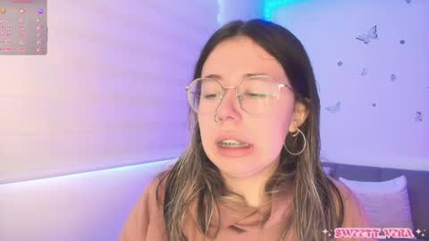 Snapshot of sweettvera_ chatting on 05/21/26, 01:18 Veronica Independent Model online show from 05/21/26, 01:18