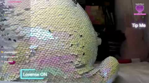 Mia online show from 03/15/26, 08:37