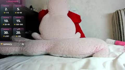 Snapshot of sweety_cum chatting on 07/11/26, 10:11 Mia online show from 07/11/26, 10:11