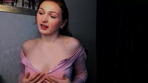 Snapshot of sweety_doll06 chatting on 11/09/25, 11:30 sweety_doll06 online show from 11/09/25, 11:30