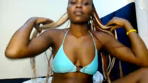 Snapshot of sweety_spixxy chatting on 06/14/26, 05:37 Dolly online show from 06/14/26, 05:37