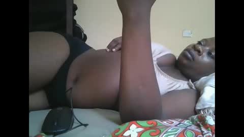 sweetyass25 online show from 11/18/25, 06:29