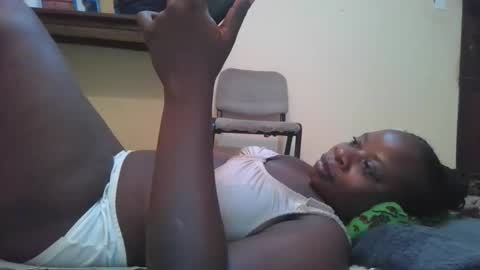Snapshot of sweetyass25 chatting on 05/25/26, 05:41 sweetyass25 online show from 05/25/26, 05:41