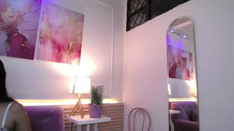 LAURA online show from 04/24/26, 12:07