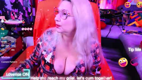 Lisa online show from 12/14/25, 11:26