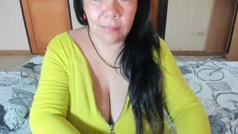 Snapshot of sweewoman_ chatting on 07/08/26, 12:42 Miranda online show from 07/08/26, 12:42