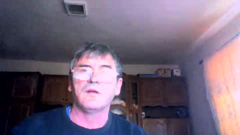 Snapshot of swergiu333 chatting on 03/09/26, 07:23 Raymond online show from 03/09/26, 07:23