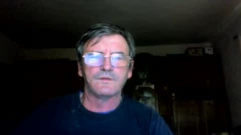 Snapshot of swergiu333 chatting on 05/06/26, 04:41 Raymond online show from 05/06/26, 04:41