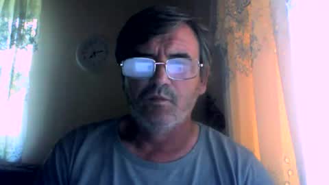Snapshot of swergiu333 chatting on 06/09/26, 04:13 Raymond online show from 06/09/26, 04:13