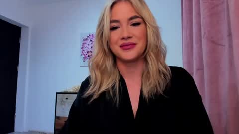 Snapshot of swetkatie chatting on 05/09/26, 03:56 Ecaterina online show from 05/09/26, 03:56