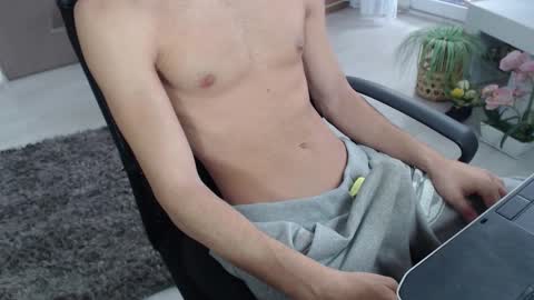 SwetLittleBoy4u online show from 09/13/25, 10:15