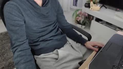 SwetLittleBoy4u online show from 01/13/26, 05:57