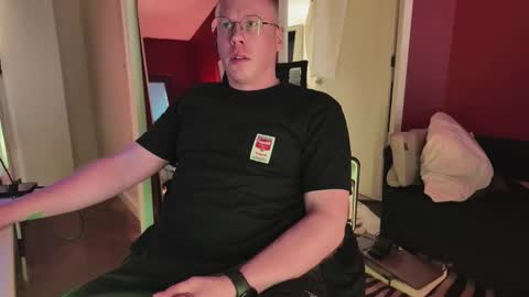 Snapshot of switchdean chatting on 05/20/26, 01:06 Switch online show from 05/20/26, 01:06