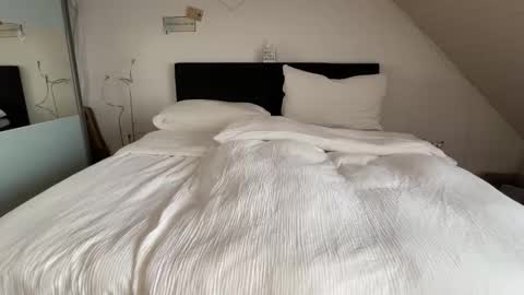 Luca and Kira online show from 10/08/25, 11:30