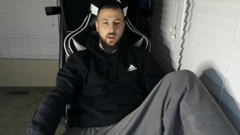 swoozy_ online show from 09/14/25, 12:21