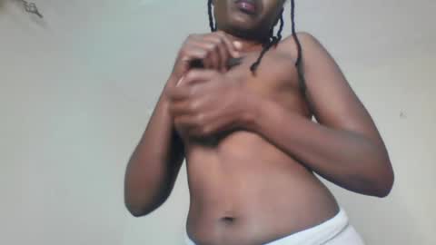 Snapshot of swtebony1 chatting on 06/17/26, 10:43 ALICIA online show from 06/17/26, 10:43
