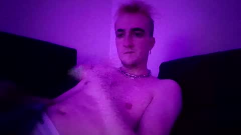 Snapshot of sxynner chatting on 01/18/26, 05:22 sXyez online show from 01/18/26, 05:22