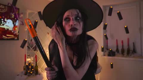 Sophie online show from 10/25/25, 11:40