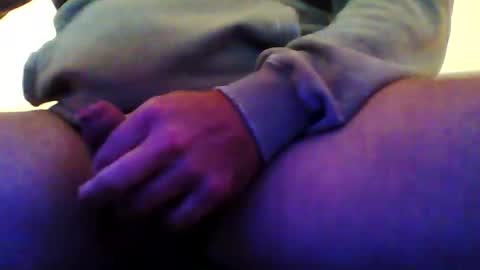 Snapshot of syd13 chatting on 10/12/25, 07:46 syd13 online show from 10/12/25, 07:46