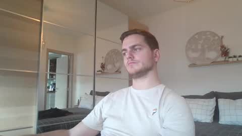 syl092 online show from 12/02/24, 02:30