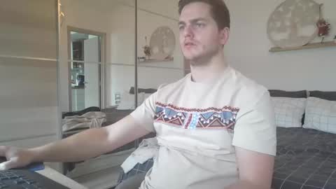 syl092 online show from 02/05/25, 10:08