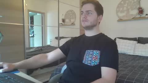 syl092 online show from 02/09/25, 01:56