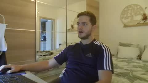 syl092 online show from 10/15/25, 03:23