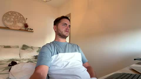 syl092 online show from 03/04/26, 04:24