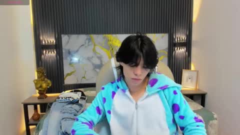 sylasfrost online show from 11/20/25, 07:13