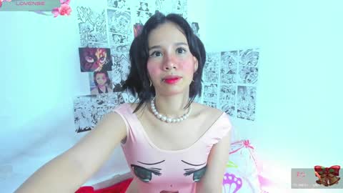 Snapshot of sylphy17 chatting on 12/11/24, 11:32 sylphy17 online show from 12/11/24, 11:32