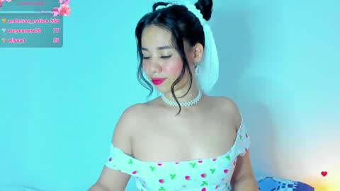 Snapshot of sylphy17 chatting on 01/18/25, 06:03 sylphy17 online show from 01/18/25, 06:03