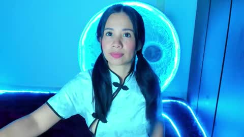 Snapshot of sylphy17 chatting on 10/14/25, 01:50 sylphy17 online show from 10/14/25, 01:50
