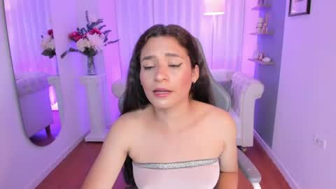 Snapshot of sylvana_cox chatting on 06/20/26, 05:32 sylvana online show from 06/20/26, 05:32