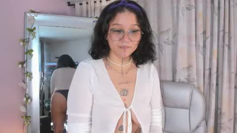 Snapshot of sylvara_bx chatting on 07/09/26, 12:42 online show from 07/09/26, 12:42