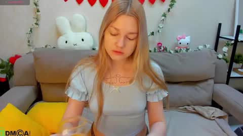 Sylvia online show from 02/26/26, 01:04