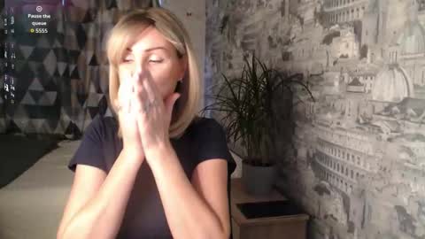 Sylvia online show from 11/10/25, 06:23