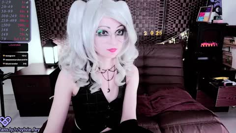 Sylvie online show from 01/10/25, 04:54