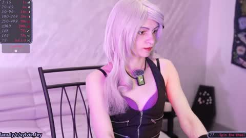 Sylvie online show from 09/17/25, 07:04