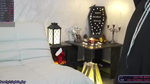 Sylvie online show from 12/22/25, 02:41