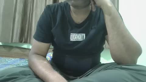 Snapshot of symond_jns chatting on 10/24/25, 06:04 symond_jns online show from 10/24/25, 06:04