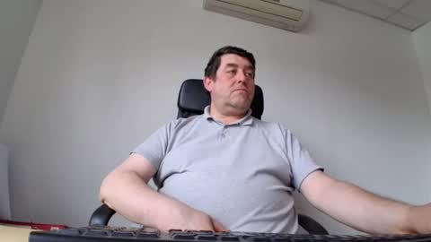 Snapshot of sympa_trique chatting on 05/31/26, 01:51 sympa_trique online show from 05/31/26, 01:51