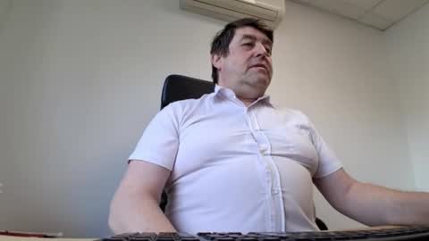 Snapshot of sympa_trique chatting on 06/11/26, 06:33 sympa_trique online show from 06/11/26, 06:33