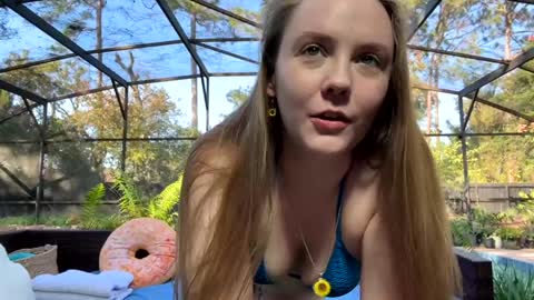 Jennah online show from 11/20/25, 07:46